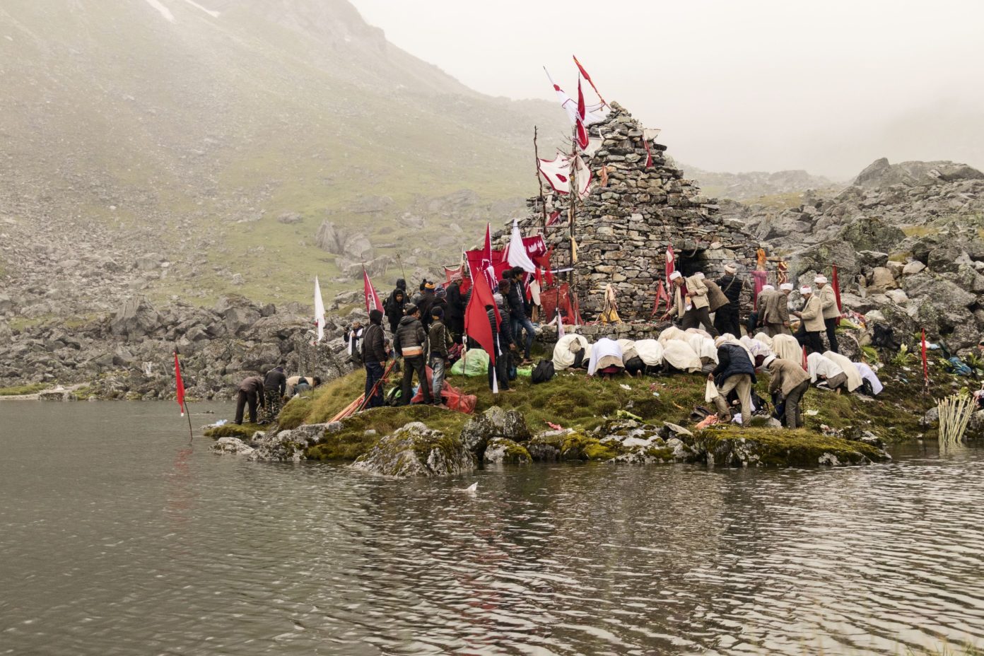 इतिहास : सुर्मा सरोवर